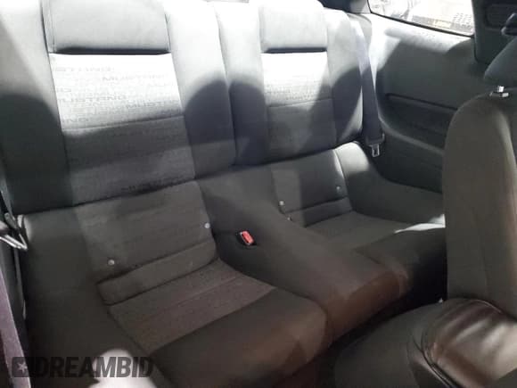 ✅ 2005 Ford Mustang Deluxe • VIN: 1ZVFT80N055117399 • Лот: 82989924. Опубликован ранее на Copart с пробегом 116 442 миль. Бесплатный доступ к архиву аукционных продаж из США и подробный отчёт об истории автомобиля на DreamBid. Изображение 10.