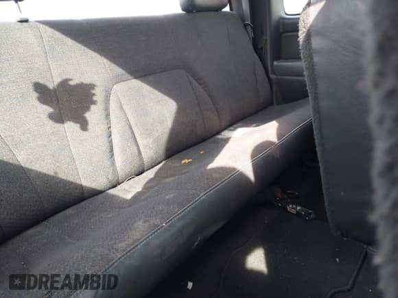 ✅ 2000 Chevrolet Silverado 1500 LS • VIN: 2GCEK19V7Y1212625 • Lot: 43598744. Wystawiony na IAAI z przebiegiem 217 710 mil mil. Skorzystaj z bezpłatnego archiwum sprzedaży aukcyjnych z USA i zobacz szczegółowy raport historii pojazdu na DreamBid. Zdjęcie 8.