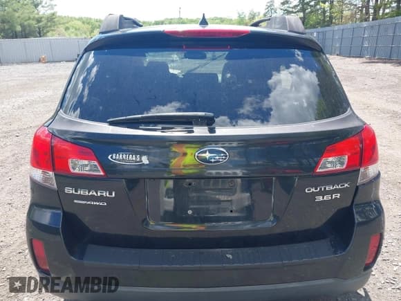 ✅ 2012 Subaru Outback Limited • VIN: 4S4BRDLC9C2241555 • Lot: 42215032. Listed on IAAI with 323,071 mi. Free auction sales archive from the USA and detailed vehicle history report at DreamBid. Image 15.