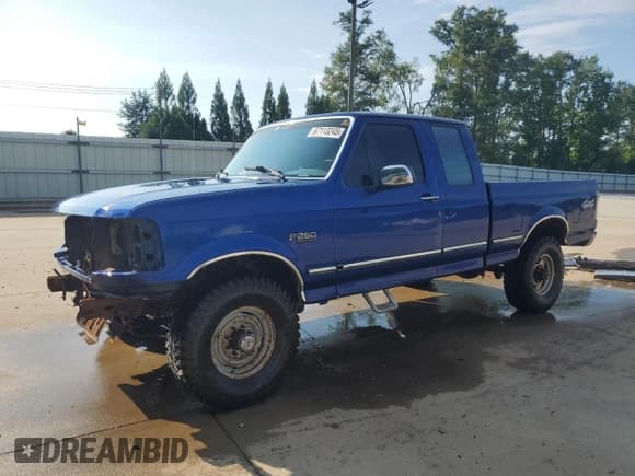 ✅ 1997 Ford F-250 • VIN: 1FTHX26G3VEC90100 • Lot: 67113245. Listed on Copart with 143,370 mi. Free auction sales archive from the USA and detailed vehicle history report at DreamBid. Image 1.