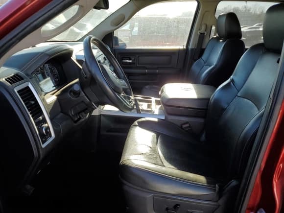 ✅ 2009 Dodge 1500 SLT • VIN: 1D3HV13T99J519028 • Lot: 46830715. Wystawiony na Copart z przebiegiem 195 277 mil. Bezpłatny archiwum sprzedaży aukcyjnych z USA i szczegółowy raport historii pojazdu na DreamBid. Zdjęcie 7.