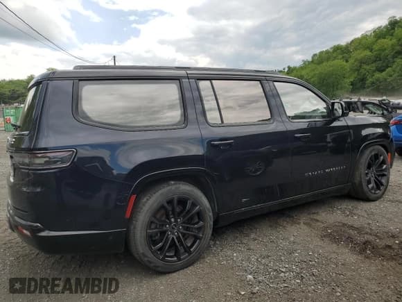 ✅ 2023 Jeep Grand Wagoneer Series II • VIN: 1C4SJVFP8PS546017 • Лот: 59191455. Опубликован ранее на Copart с пробегом Не указан. Бесплатный доступ к архиву аукционных продаж из США и подробный отчёт об истории автомобиля на DreamBid. Изображение 3.