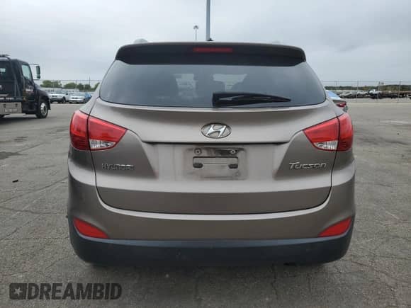 ✅ 2011 Hyundai Tucson GLS • VIN: KM8JU3AC7BU171936 • Лот: 82522355. Опубликован ранее на Copart с пробегом 327 309 миль. Бесплатный доступ к архиву аукционных продаж из США и подробный отчёт об истории автомобиля на DreamBid. Изображение 6.