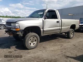 ✅ 2000 Chevrolet Silverado 1500 • VIN: 1GCEK14V0YE288774 • Lot: 55505455. Listed on Copart with 172,477 mi. Free auction sales archive from the USA and detailed vehicle history report at DreamBid. Image 1.