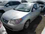 2008 Hyundai Elantra GLS z VIN KMHDU46D38U328729, wystawiony jako Copart lot #76823604 z przebiegiem 76 090 mil mil oraz Szkoda całkowita • Salvage title. Historia ofert i sprzedaży dostępna na DreamBid. Obrazek 1.