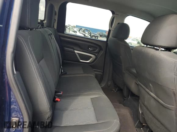 ✅ 2017 Nissan Titan SV • VIN: 1N6AA1EK1HN519457 • Лот: 82256045. Опубликован ранее на Copart с пробегом 163 608 миль. Бесплатный доступ к архиву аукционных продаж из США и подробный отчёт об истории автомобиля на DreamBid. Изображение 10.