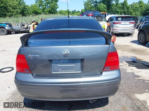 ✅ 2003 Volkswagen Jetta GLS • VIN: 3VWSK69M13M076031 • Lot: 42553041. Listed on IAAI with 159,682 mi. Free auction sales archive from the USA and detailed vehicle history report at DreamBid. Image 16.