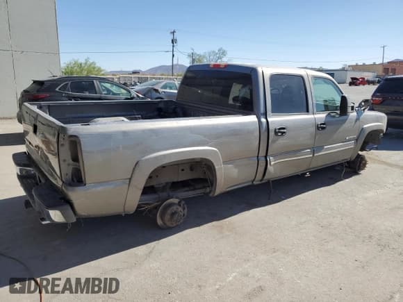 ✅ 2006 Chevrolet Silverado 2500HD Work Truck • VIN: 1GCHC23U16F159362 • Лот: 54613315. Опубликован ранее на Copart с пробегом Не указан. Бесплатный доступ к архиву аукционных продаж из США и подробный отчёт об истории автомобиля на DreamBid. Изображение 3.