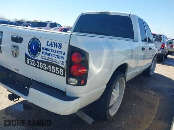 2003 Dodge 1500 ST z VIN 1D7HA18Z93S205534, wystawiony jako IAAI lot #41659258 z przebiegiem 253 887 mil mil oraz . Historia ofert i sprzedaży dostępna na DreamBid. Obrazek 4.