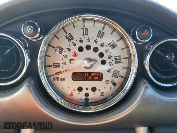 ✅ 2008 MINI Convertible S • VIN: WMWRH33508TL97385 • Lot: 45588455. Listed on Copart with 79,434 mi. Free auction sales archive from the USA and detailed vehicle history report at DreamBid. Image 9.