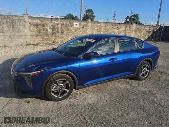 ✅ 2025 Kia K4 LXS • VIN: 3KPFT4DE1SE060037 • Lot: 92843675. Wystawiony na Copart z przebiegiem 13 833 mil. Bezpłatny archiwum sprzedaży aukcyjnych z USA i szczegółowy raport historii pojazdu na DreamBid. Zdjęcie 1.