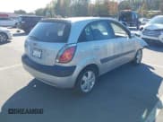 ✅ 2009 Kia Rio LX • VIN: KNADE243696547512 • Лот: 40639932. Опубликован ранее на IAAI с пробегом 204 809 миль. Бесплатный доступ к архиву аукционных продаж из США и подробный отчёт об истории автомобиля на DreamBid. Изображение 4.