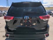 ✅ 2018 Toyota Highlander Hybrid Limited • VIN: 5TDDGRFH7JS037916 • Lot: 50567695. Listed on Copart with 96,677 mi. Free auction sales archive from the USA and detailed vehicle history report at DreamBid. Image 6.