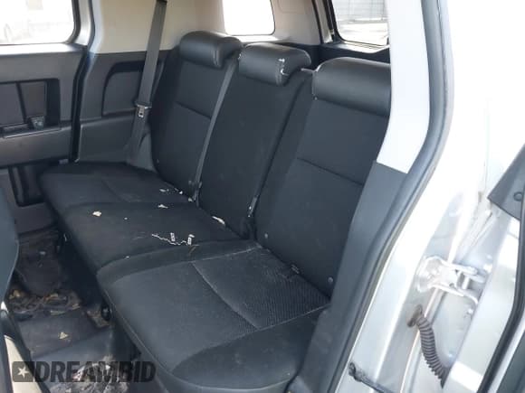 ✅ 2008 Toyota FJ Cruiser • VIN: JTEZU11FX8K003696 • Lot: 41781361. Wystawiony na IAAI z przebiegiem 285 557 mil. Bezpłatny archiwum sprzedaży aukcyjnych z USA i szczegółowy raport historii pojazdu na DreamBid. Zdjęcie 8.