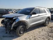 ✅ 2022 Ford Explorer ST-Line • VIN: 1FMSK7KH3NGC31810 • Lot: 51097375. Wystawiony na Copart z przebiegiem 42 593 mil. Bezpłatny archiwum sprzedaży aukcyjnych z USA i szczegółowy raport historii pojazdu na DreamBid. Zdjęcie 1.