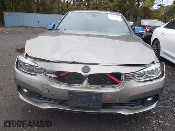 ✅ 2017 BMW 3 Series 330i xDrive • VIN: WBA8D9C37HA004969 • Лот: 43471821. Опубликован ранее на IAAI с пробегом 63 341 миль. Бесплатный доступ к архиву аукционных продаж из США и подробный отчёт об истории автомобиля на DreamBid. Изображение 12.