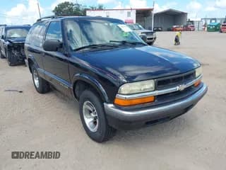 ✅ 2001 Chevrolet Blazer LS • VIN: 1GNCS18W81K246426 • Lot: 42877750. Wystawiony na IAAI z przebiegiem 93 714 mil. Bezpłatny archiwum sprzedaży aukcyjnych z USA i szczegółowy raport historii pojazdu na DreamBid. Zdjęcie 1.