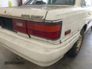 ✅ 1987 Toyota Camry LE • VIN: JT2SV22E3H3012242 • Lot: 42526925. Wystawiony na IAAI z przebiegiem 191 564 mil. Bezpłatny archiwum sprzedaży aukcyjnych z USA i szczegółowy raport historii pojazdu na DreamBid. Zdjęcie 6.