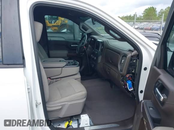 2020 Chevrolet Silverado 1500 LT z VIN 1GCPWCED1LZ102546, wystawiony jako IAAI lot #43244479 z przebiegiem 84 081 mil mil oraz . Historia ofert i sprzedaży dostępna na DreamBid. Obrazek 5.