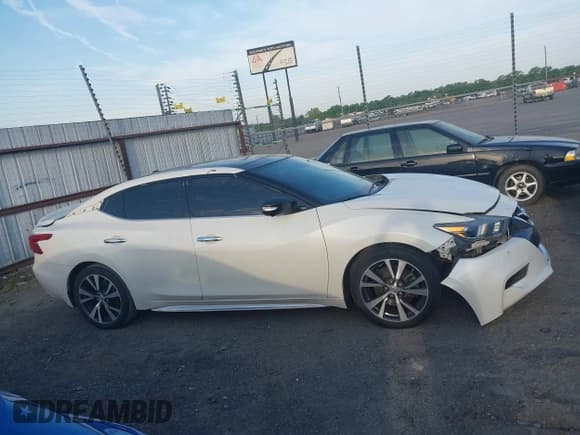✅ 2017 Nissan Maxima S • VIN: 1N4AA6AP2HC367322 • Lot: 42012073. Listed on IAAI with 116,497 mi. Free auction sales archive from the USA and detailed vehicle history report at DreamBid. Image 13.
