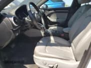 ✅ 2018 Audi A3 e-tron Sportback Premium Plus • VIN: WAUTPBFF5JA114701 • Lot: 66416855. Wystawiony na Copart z przebiegiem 132 964 mil. Bezpłatny archiwum sprzedaży aukcyjnych z USA i szczegółowy raport historii pojazdu na DreamBid. Zdjęcie 7.