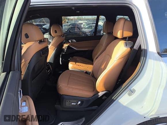 ✅ 2021 BMW X7 xDrive40i • VIN: 5UXCW2C07M9E75280 • Лот: 90498405. Опубликован ранее на Copart с пробегом 50 391 миль. Бесплатный доступ к архиву аукционных продаж из США и подробный отчёт об истории автомобиля на DreamBid. Изображение 12.