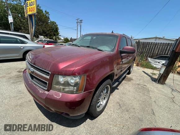 ✅ 2008 Chevrolet Suburban 3LT • VIN: 3GNFC16J98G147200 • Lot: 62791745. Listed on Copart with 201,953 mi. Free auction sales archive from the USA and detailed vehicle history report at DreamBid. Image 2.