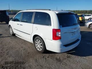 ✅ 2015 Chrysler Town & Country Touring • VIN: 2C4RC1BGXFR620514 • Lot: 43426521. Wystawiony na IAAI z przebiegiem 94 008 mil. Bezpłatny archiwum sprzedaży aukcyjnych z USA i szczegółowy raport historii pojazdu na DreamBid. Zdjęcie 3.