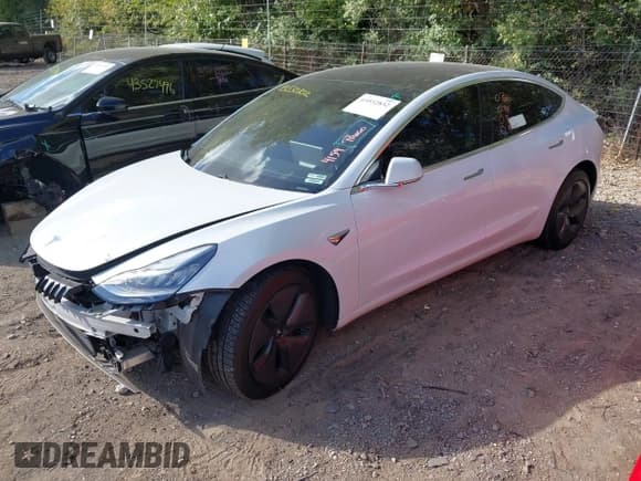 ✅ 2020 Tesla Model 3 Long Range • VIN: 5YJ3E1EB7LF637410 • Lot: 43532832. Wystawiony na IAAI z przebiegiem 84 190 mil. Bezpłatny archiwum sprzedaży aukcyjnych z USA i szczegółowy raport historii pojazdu na DreamBid. Zdjęcie 20.