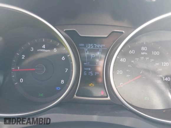 ✅ 2013 Hyundai Veloster w/Black Int • VIN: KMHTC6AD8DU135360 • Lot: 39632653. Wystawiony na IAAI z przebiegiem 135 744 mil. Bezpłatny archiwum sprzedaży aukcyjnych z USA i szczegółowy raport historii pojazdu na DreamBid. Zdjęcie 7.