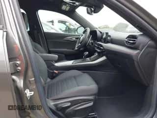 2024 Dodge Hornet R/T z VIN ZACPDFCW1R3A25865, wystawiony jako IAAI lot #42697510 z przebiegiem 27 455 mil mil oraz . Historia ofert i sprzedaży dostępna na DreamBid. Obrazek 5.