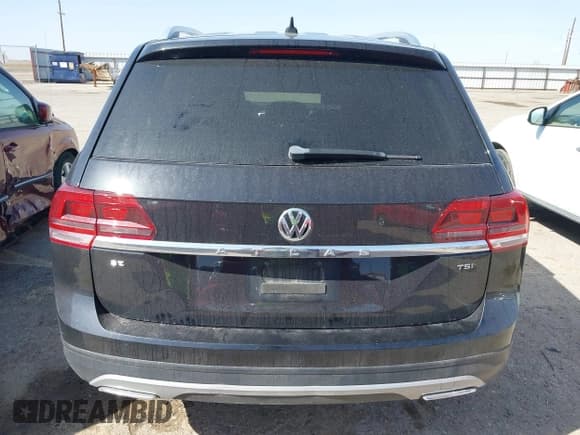 ✅ 2018 Volkswagen Atlas SE • VIN: 1V2CP2CAXJC597262 • Lot: 41998382. Listed on IAAI with 153,666 mi. Free auction sales archive from the USA and detailed vehicle history report at DreamBid. Image 16.