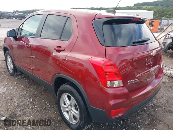 ✅ 2021 Chevrolet Trax LS • VIN: KL7CJNSB4MB352494 • Lot: 42561780. Listed on IAAI with 39,442 mi. Free auction sales archive from the USA and detailed vehicle history report at DreamBid. Image 3.