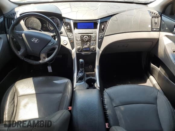 ✅ 2011 Hyundai Sonata SE • VIN: 5NPEC4AC6BH117990 • Lot: 70538945. Listed on Copart with 110,981 mi. Free auction sales archive from the USA and detailed vehicle history report at DreamBid. Image 8.