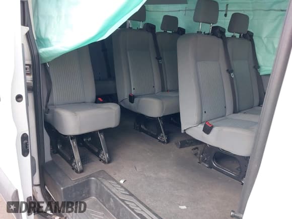 ✅ 2018 Ford Transit XL • VIN: 1FMZK1CM4JKB04949 • Lot: 39895688. Wystawiony na IAAI z przebiegiem 88 804 mil. Bezpłatny archiwum sprzedaży aukcyjnych z USA i szczegółowy raport historii pojazdu na DreamBid. Zdjęcie 8.