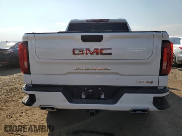 ✅ 2025 GMC Sierra 1500 AT4 • VIN: 1GTUUEE85SZ138388 • Lot: 71564895. Wystawiony na Copart z przebiegiem 10 723 mil. Bezpłatny archiwum sprzedaży aukcyjnych z USA i szczegółowy raport historii pojazdu na DreamBid. Zdjęcie 6.