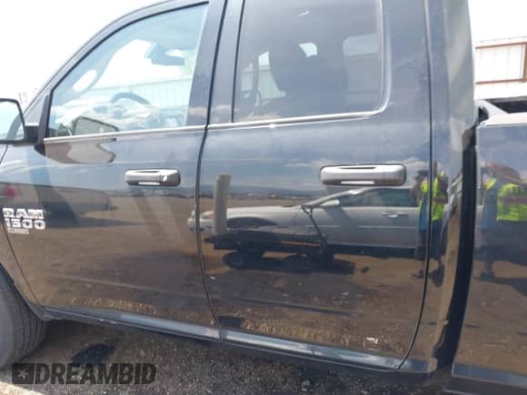 2024 Ram 1500 SLT z VIN 1C6RR7GG3RS149228, wystawiony jako IAAI lot #42574867 z przebiegiem 23 895 mil mil oraz . Historia ofert i sprzedaży dostępna na DreamBid. Obrazek 14.