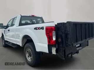 ✅ 2017 Ford F-250 XL • VIN: 1FT7X2B62HEC57974 • Lot: 93383575. Wystawiony na Copart z przebiegiem 217 370 mil. Bezpłatny archiwum sprzedaży aukcyjnych z USA i szczegółowy raport historii pojazdu na DreamBid. Zdjęcie 3.