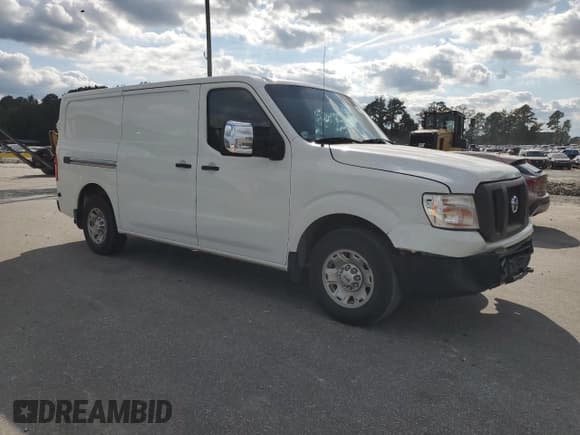 ✅ 2015 Nissan NV Cargo SL • VIN: 1N6AF0KY4FN803974 • Lot: 69755115. Wystawiony na Copart z przebiegiem 217 629 mil. Bezpłatny archiwum sprzedaży aukcyjnych z USA i szczegółowy raport historii pojazdu na DreamBid. Zdjęcie 4.