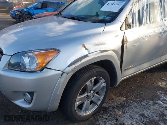 ✅ 2011 Toyota RAV4 Sport • VIN: JTMRF4DV9B5047438 • Лот: 41543281. Опубликован ранее на IAAI с пробегом Не указан. Бесплатный доступ к архиву аукционных продаж из США и подробный отчёт об истории автомобиля на DreamBid. Изображение 6.