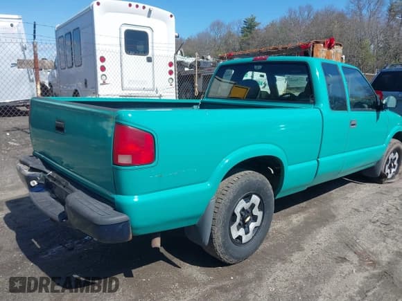 ✅ 1999 Chevrolet S-10 LS • VIN: 1GCDT19X6X8189022 • Лот: 41789104. Опубликован ранее на IAAI с пробегом 168 037 миль. Бесплатный доступ к архиву аукционных продаж из США и подробный отчёт об истории автомобиля на DreamBid. Изображение 4.