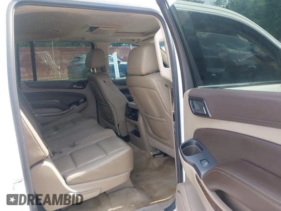 ✅ 2015 Chevrolet Suburban LT • VIN: 1GNSCJKC4FR298108 • Lot: 42649373. Wystawiony na IAAI z przebiegiem 150 155 mil. Bezpłatny archiwum sprzedaży aukcyjnych z USA i szczegółowy raport historii pojazdu na DreamBid. Zdjęcie 8.