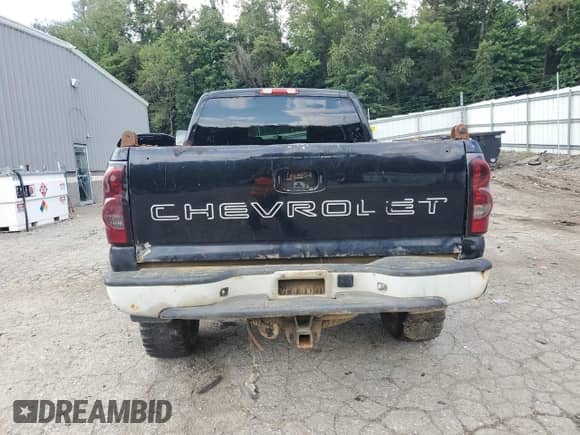 2006 Chevrolet Silverado 1500 LS z VIN 1GCEK19V36Z193687, wystawiony jako Copart lot #66843104 z przebiegiem 202 432 mil mil oraz Czysty tytuł • Clean title. Historia ofert i sprzedaży dostępna na DreamBid. Obrazek 6.