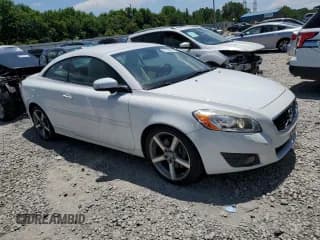 ✅ 2011 Volvo C70 • VIN: YV1672MC0BJ114867 • Лот: 57225624. Опубликован ранее на Copart с пробегом 70 384 миль. Бесплатный доступ к архиву аукционных продаж из США и подробный отчёт об истории автомобиля на DreamBid. Изображение 4.