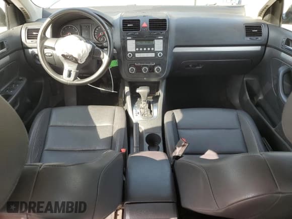 ✅ 2010 Volkswagen Jetta Limited Edition • VIN: 3VWRZ7AJ6AM122080 • Lot: 59463165. Listed on Copart with 181,282 mi. Free auction sales archive from the USA and detailed vehicle history report at DreamBid. Image 8.