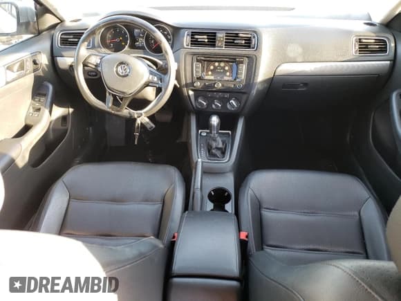 ✅ 2015 Volkswagen Jetta SE • VIN: 3VWD07AJ4FM229656 • Lot: 49211565. Wystawiony na Copart z przebiegiem 96 173 mil. Bezpłatny archiwum sprzedaży aukcyjnych z USA i szczegółowy raport historii pojazdu na DreamBid. Zdjęcie 8.