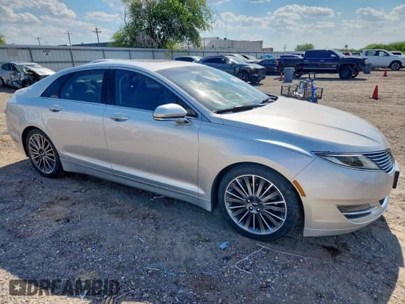 ✅ 2016 Lincoln MKZ • VIN: 3LN6L2GK1GR613027 • Lot: 71326875. Listed on Copart with 45,916 mi. Free auction sales archive from the USA and detailed vehicle history report at DreamBid. Image 4.