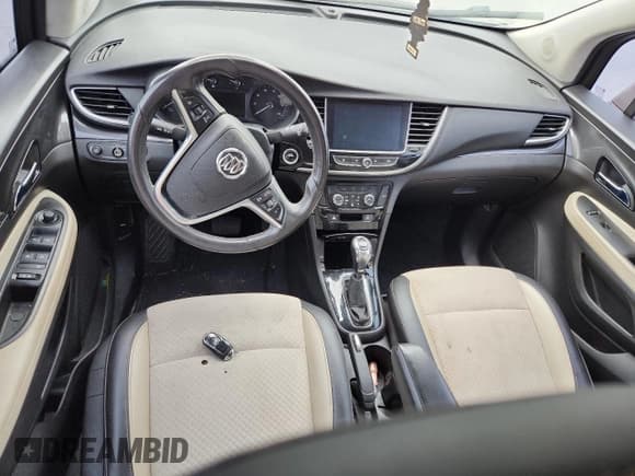 ✅ 2018 Buick Encore Sport Touring • VIN: KL4CJ1SB2JB582214 • Lot: 92993825. Wystawiony na Copart z przebiegiem 83 225 mil. Bezpłatny archiwum sprzedaży aukcyjnych z USA i szczegółowy raport historii pojazdu na DreamBid. Zdjęcie 8.