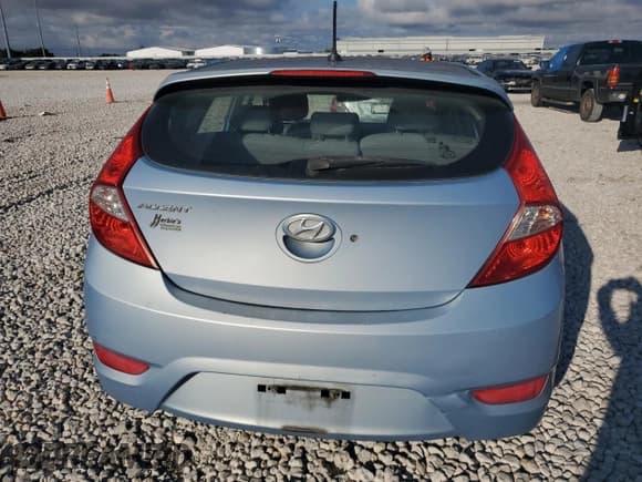 ✅ 2013 Hyundai Accent SE • VIN: KMHCU5AE0DU083089 • Лот: 70294494. Опубликован ранее на Copart с пробегом 132 082 миль. Бесплатный доступ к архиву аукционных продаж из США и подробный отчёт об истории автомобиля на DreamBid. Изображение 6.