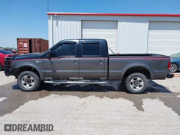 ✅ 2004 Ford F-250 XL • VIN: 1FTNW21P94EC77427 • Lot: 42240201. Listed on IAAI with Not provided. Free auction sales archive from the USA and detailed vehicle history report at DreamBid. Image 14.
